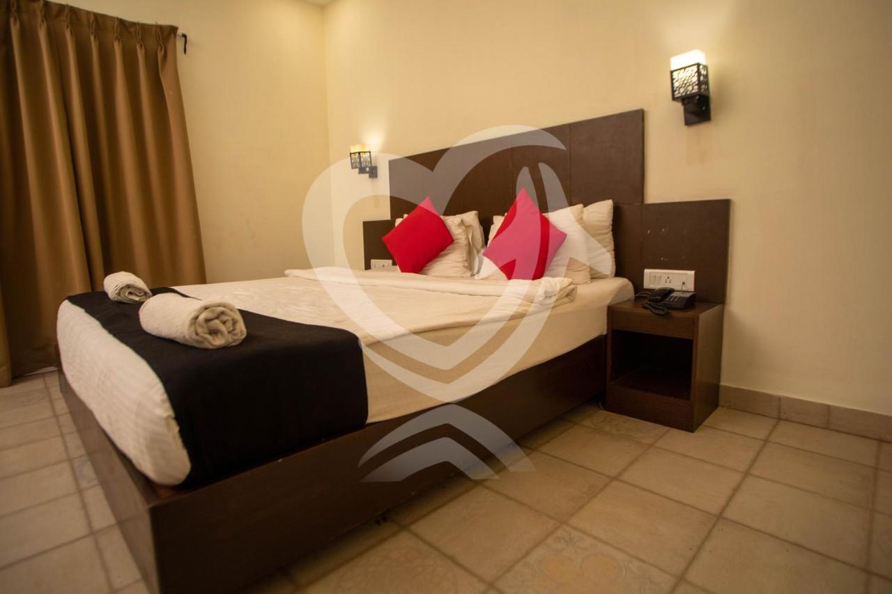 De Alcazar Calangute Hotel Bagian luar foto
