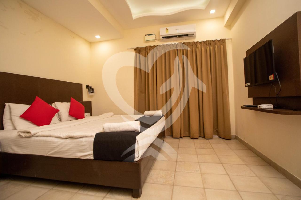 De Alcazar Calangute Hotel Bagian luar foto
